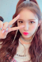somi drip nails.png