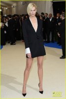 karlie-kloss-met-gala-2017-05.jpg
