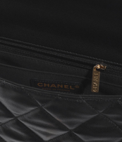 interior zip pocket.png