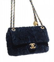 small-flap-bag-navy-blue-velvet-gold-tone-metal-velvet-gold-tone-metal-packshot-extra-as2620b0...jpg