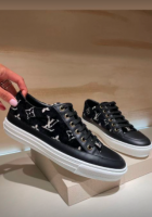 LV shoes 2.png