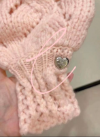 21 light pink sweater sleeve detail.png