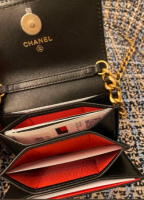 Chanel 19 belt bag interior.png