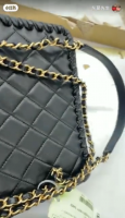 black flapbag 4.png