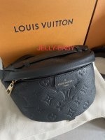 Thoughts on the tiny Bitsy Pouch from EU website : r/Louisvuitton