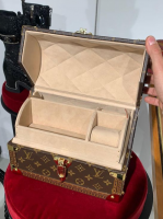 treasurechest1 interior.png