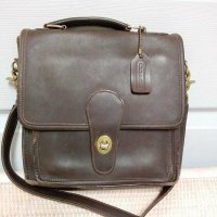 pinachedba fake coach L4C-9956 front.jpeg