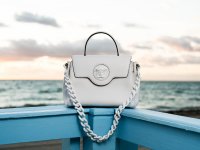 Versace Bag La Medusa Review + 5 Ways to Style This Runway Bag - Glamour  and Gains