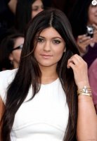 1963001-kylie-jenner-a-la-premiere-de-hunger-950x0-2.jpg
