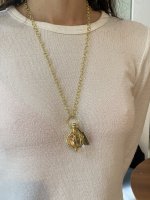 astrid+roundchain.jpg