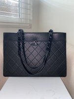 chanelshopping.jpg