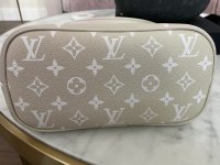 Review My Lux] Louis Vuitton Marshmallow Hobo Bag Pink (Rosebud) / Mod  Shots 