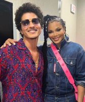 janetjackson_1652650664552281.jpg