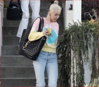 Miley Cyrus Saint Laurent YSL Icare oversized maxi shopper bag.JPG