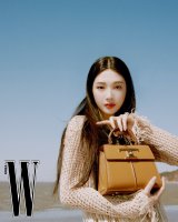 220406-Red-Velvet-Joy-for-W-Korea-x-TOD-s-SS-2022-Collection-documents-3.jpeg