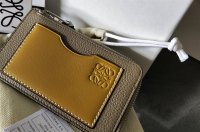 Loewe-Zippy cardholder_2.7.2022.jpg