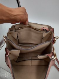 rsz_1chloe_inside_2.jpg