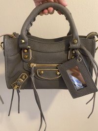 authentic_balenciaga_nano_city_1658831360_939b127c_progressive.jpg