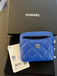 ChanelBlueCardHolder22B.jpg