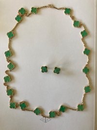 van-cleef-and-arpels-vintage-alhambra-18k-yellow-gold-chrysoprase-earrings-7-0-960-960.jpeg