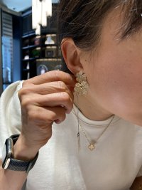 2022-08-26_VCA SF Frivole earring.JPG