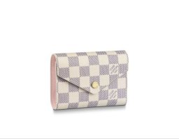 Hardware protector for LV Victorine wallet button
