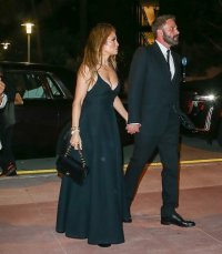 kim-kardashian-ben-affleck-jennifer-lopez-jr-ridinger-funeral-08.jpg kim-kardashian-ben-affleck-jennifer-lopez-jr-ridinger-funeral-08.jpg