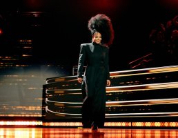 Janet_RockAndRollHallFame2022 (1).jpg