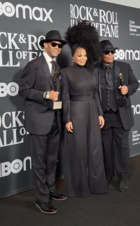 Janet_RockAndRollHallFame2022 (8).jpg