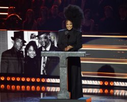 Janet_RockAndRollHallFame2022 (4).jpg