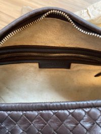 bottega_veneta_hobo_bag_1668065047_2c8f3d2a_progressive.jpeg
