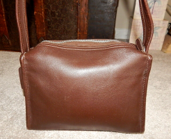 collectibleonceloved aka botticelli4grace fake Coach J8Y-9053 back.png