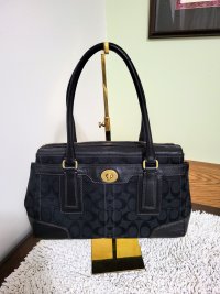Coach 11062 Front 1.jpg