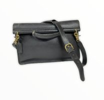 vintage_coach_messenger_briefc_1620345439_440e54bd_progressive.jpg