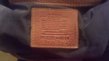 fake coach E5E-4914 italy E creed US text.jpg