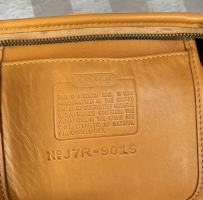 simonalouis fake poshmark J7R-9019 creed.png