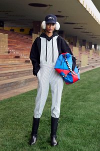 00021-longchamp-fall-2023-ready-to-wear-credit-brand.jpg