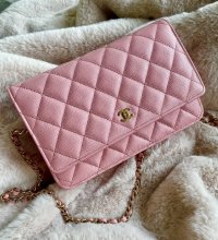 CHANEL Jumbo Double Flap Caviar Quilted Shoulder bag Pink