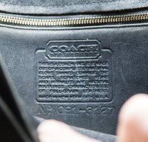 *Coach_blk_flap_bag_light_buckles012.jpg