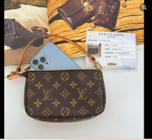 lv pouch.png