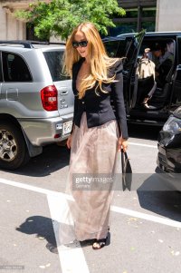 Jennifer Lawrence Bag 06.19.2023 6.jpg