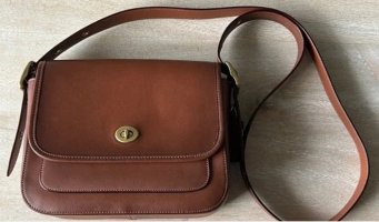 9061_prob-FAKE_alexs_closet289 at POSH-a.jpg