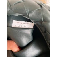 black-leather-jodie-bottega-veneta-handbag-30254606-4_2.jpg