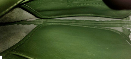 Coach USA 9996 Kiwi Green Leather Framed Small Shoulder Bag Pouch .png