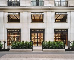 Paris-Avenue-Montaigne_Fullframe_1.jpg