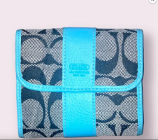 Poshmark rashaudg fake coach wallet front.png