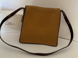 marilyn7000 fake coach J6D-6147 front.jpeg