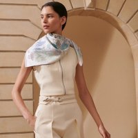 scarf-90--004094S 14-worn-1-0-0-2048-2048.jpg