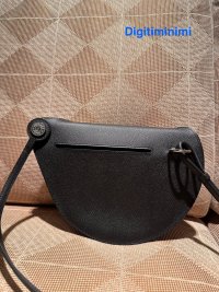 シルエットで語る洗練【HERMES】Petite Course バッグ Of Course, We Love the New Hermès Petite Course Bag - PurseBop
