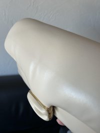 horizontal line on bag.jpg